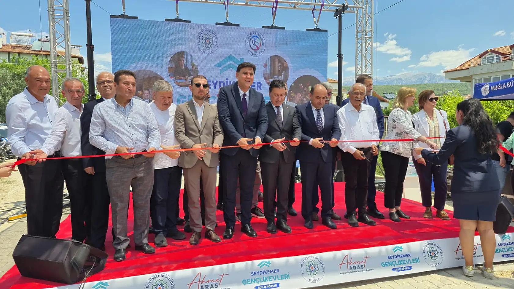 Seydikemer Gençlik Evi törenle açıldı
