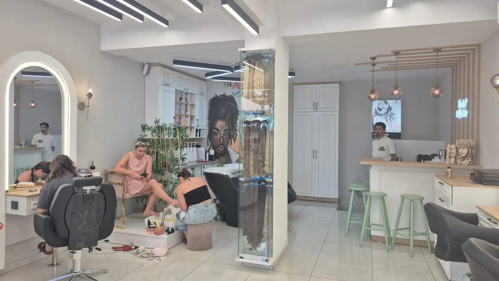 Fethiye'de 25 Yıllık Kuaförden Yaz İçin Saç Tüyoları