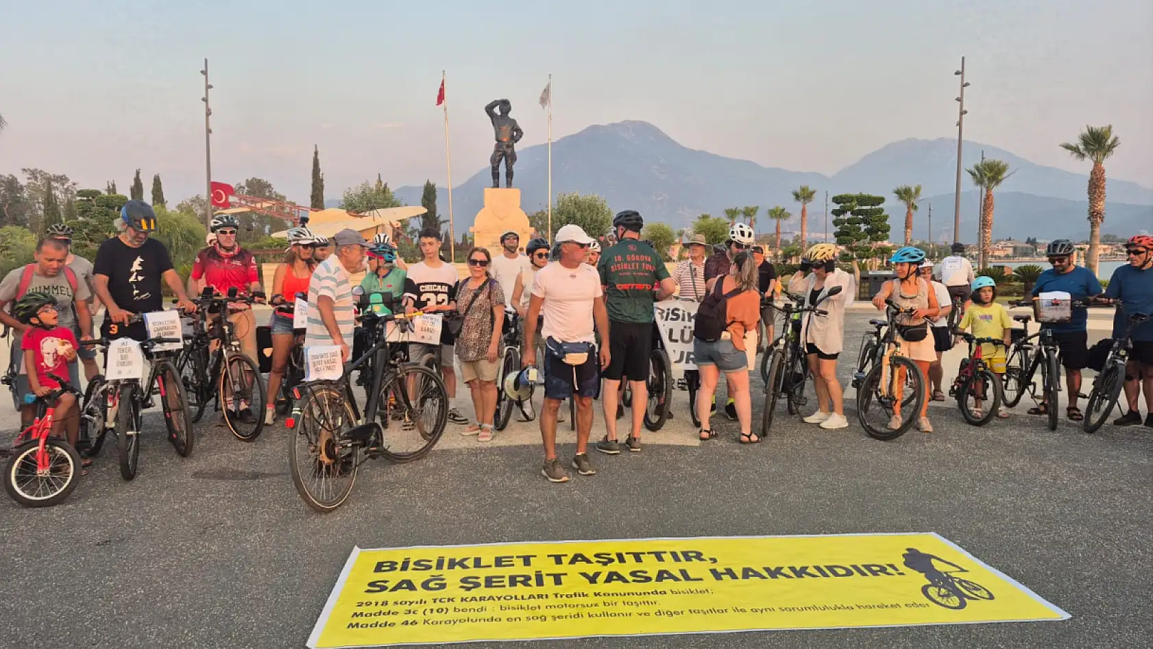 Fethiye'de Pedallar Özgür ve İlker İçin Döndü: 'Unutmadık, Unutmayacağız'