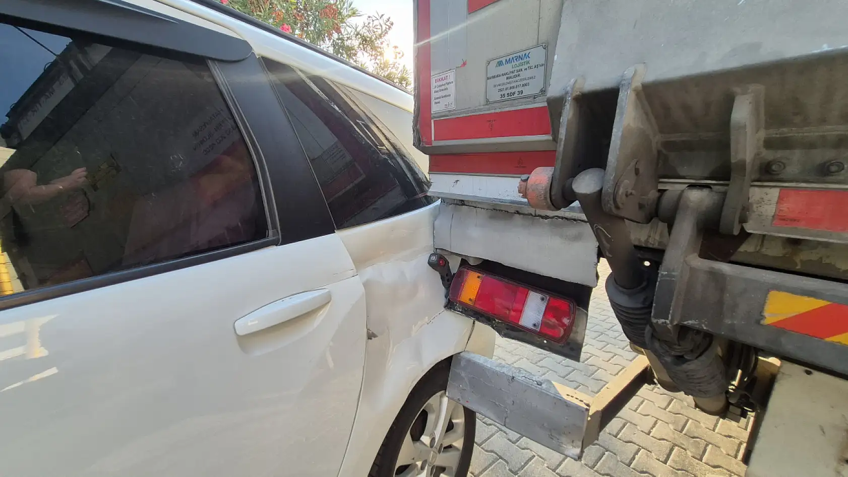 Fethiye'de Maddi Hasarlı Kaza