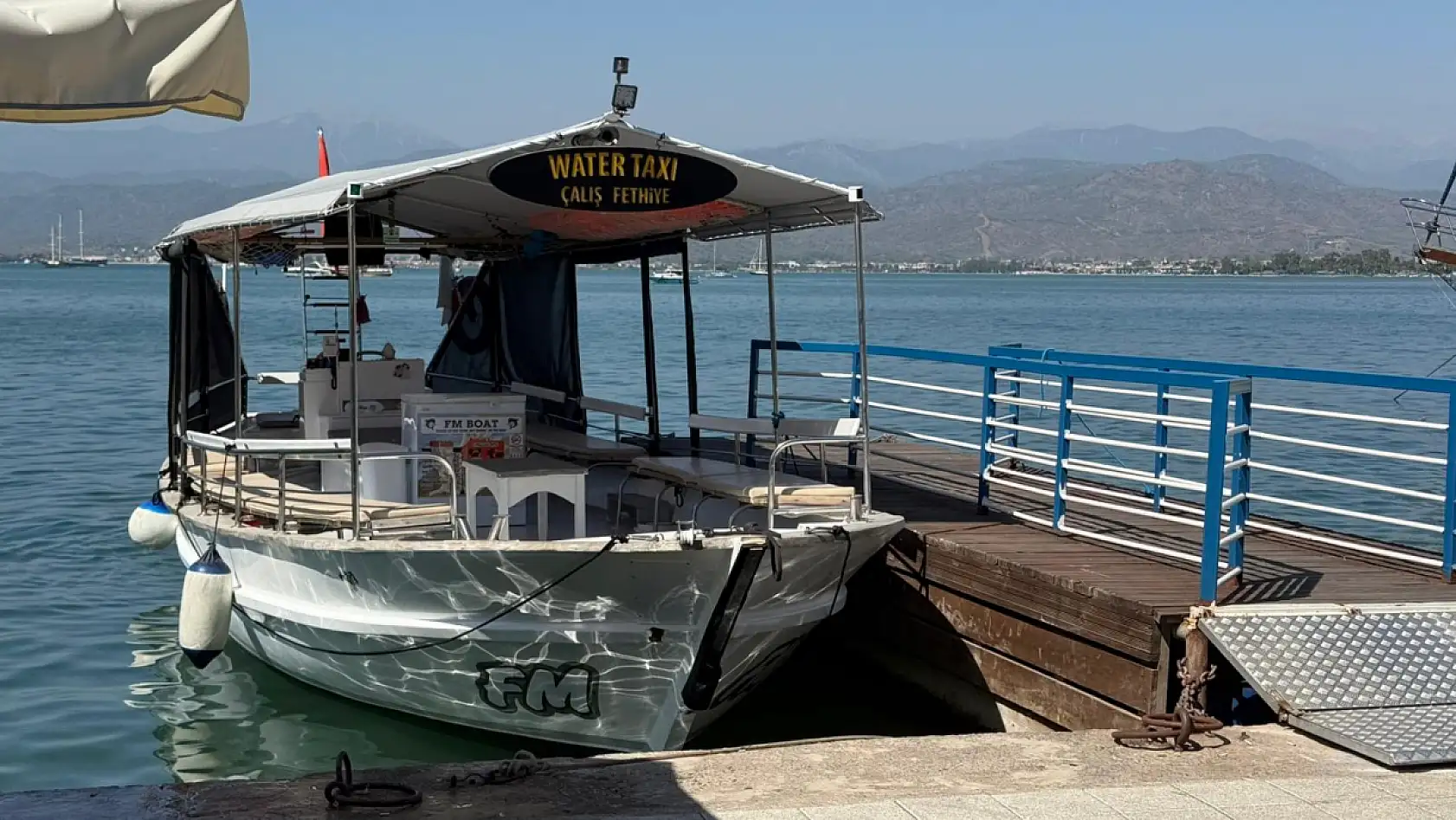 Tatilciler Çalış'a Gitmek İçin Water Taxi'yi Kullanıyorlar