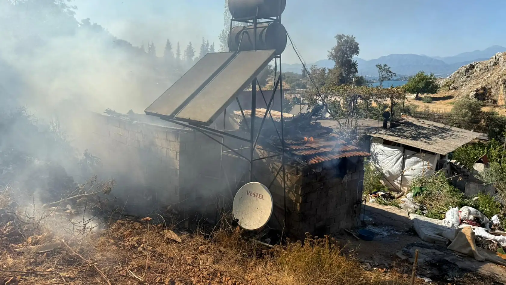 Fethiye Kalesi Arkasında Ev Yangını