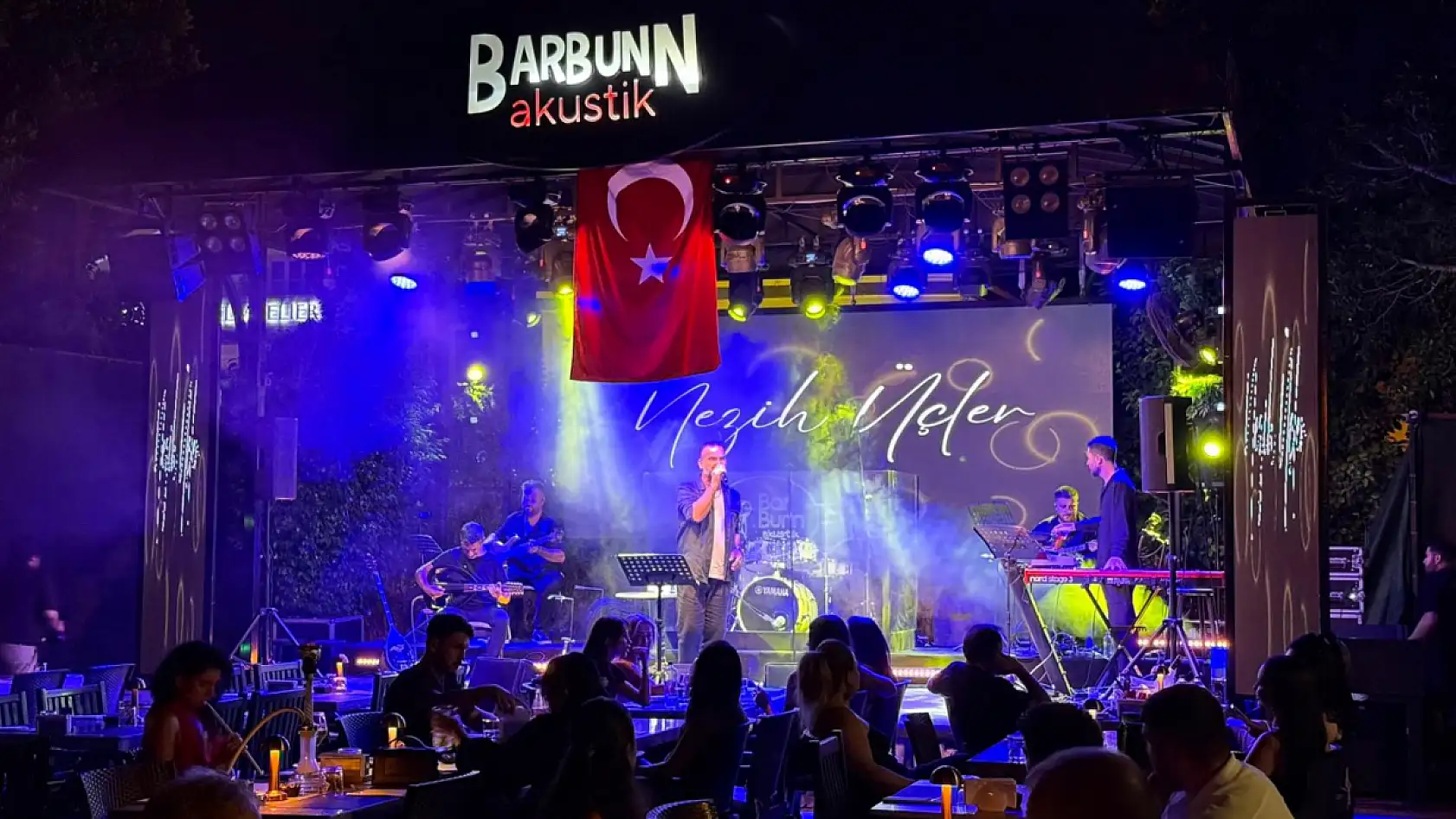 Fethiye'nin gözde mekanı Barbunn'da Nezih Üçler Rüzgarı Esti