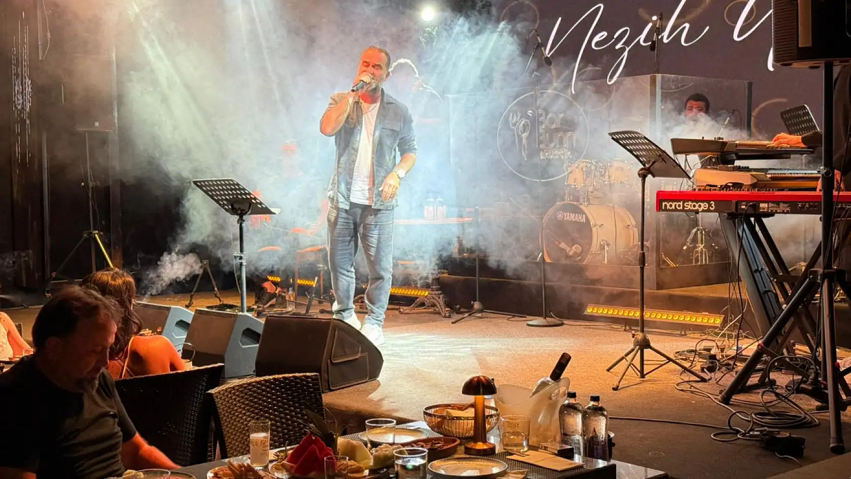 Fethiye'nin gözde mekanı Barbunn'da Nezih Üçler Rüzgarı Esti