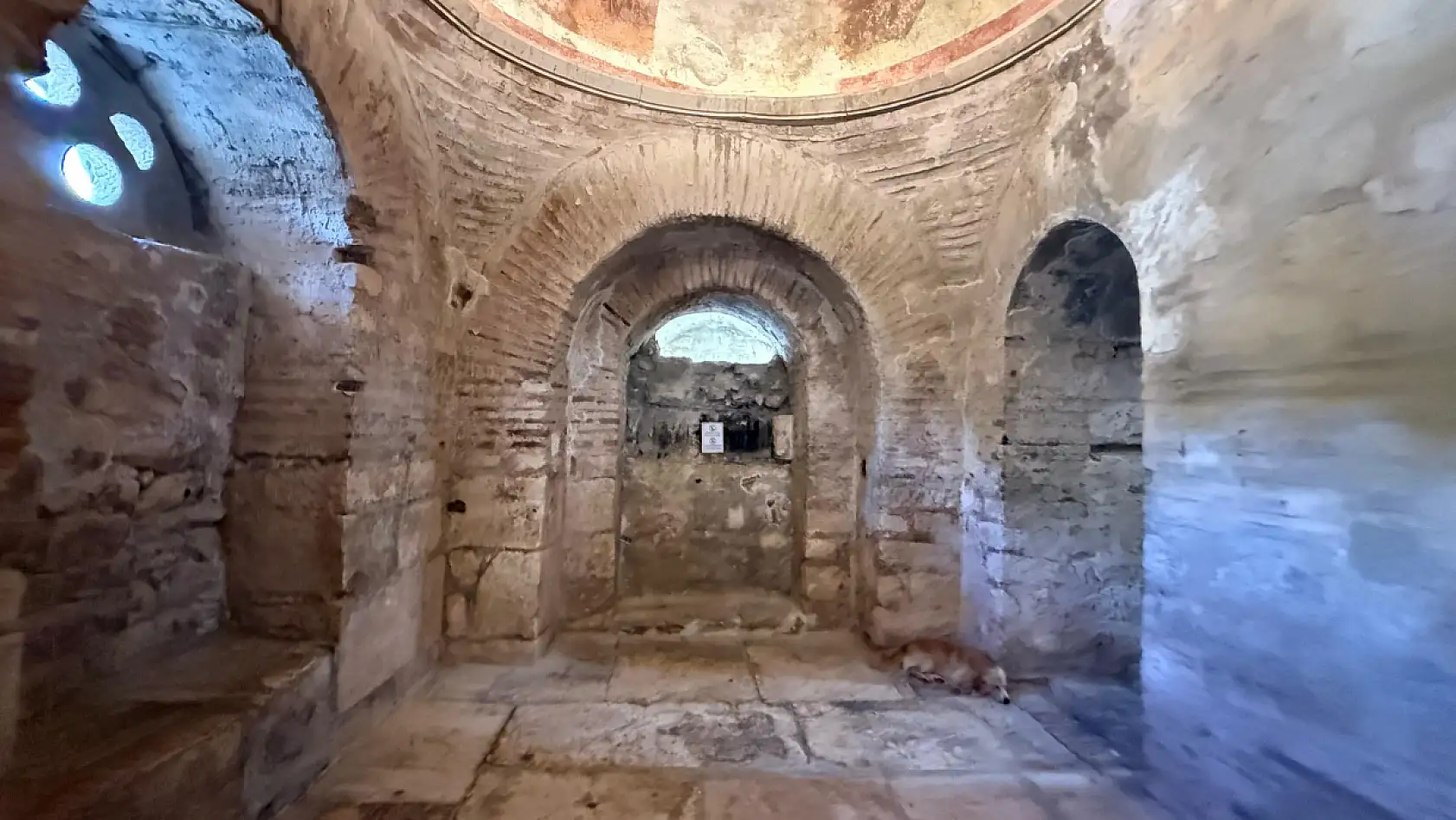 Antalya Demre'deki Aziz Nikolaos Kilisesi Turist Akınına Uğruyor