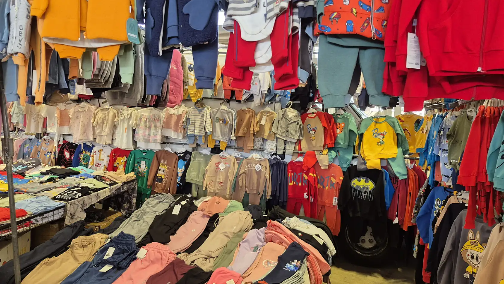 Fethiye Cumartesi Pazarı'nda Esnaf Zor Günler Geçiriyor