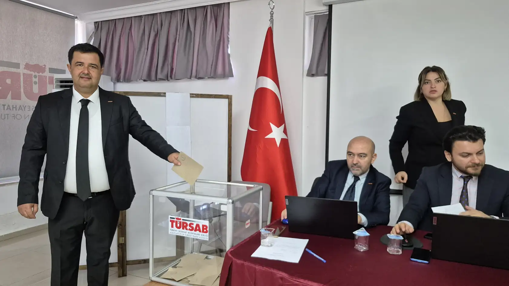 TÜRSAB Batı Akdeniz BTK Seçimleri Başladı: Yeni Yönetim Üç Yıllığına Belirlenecek