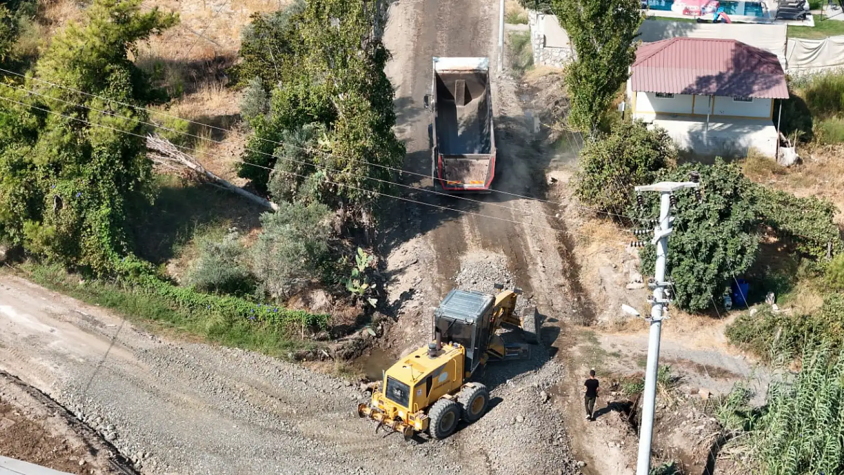 Seydikemer Belediyesi'nden Kış Öncesi Yoğun Yol Bakımı