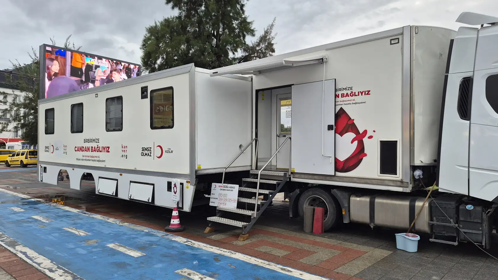 Kızılay'ın Kan Bağışı Tırı Fethiye Sahil Bandında