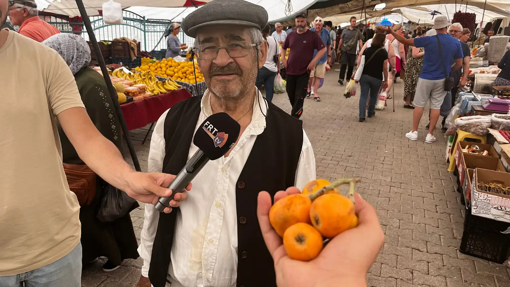 Fethiye halkına sorduk! Muşmula mı yenidünya mı yoksa Malta eriği mi?