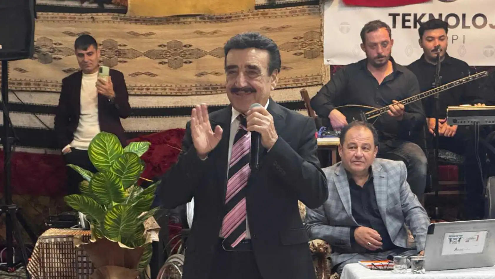 Usta Sanatçı Hakkı Bulut, Fethiyelilerle buluştu