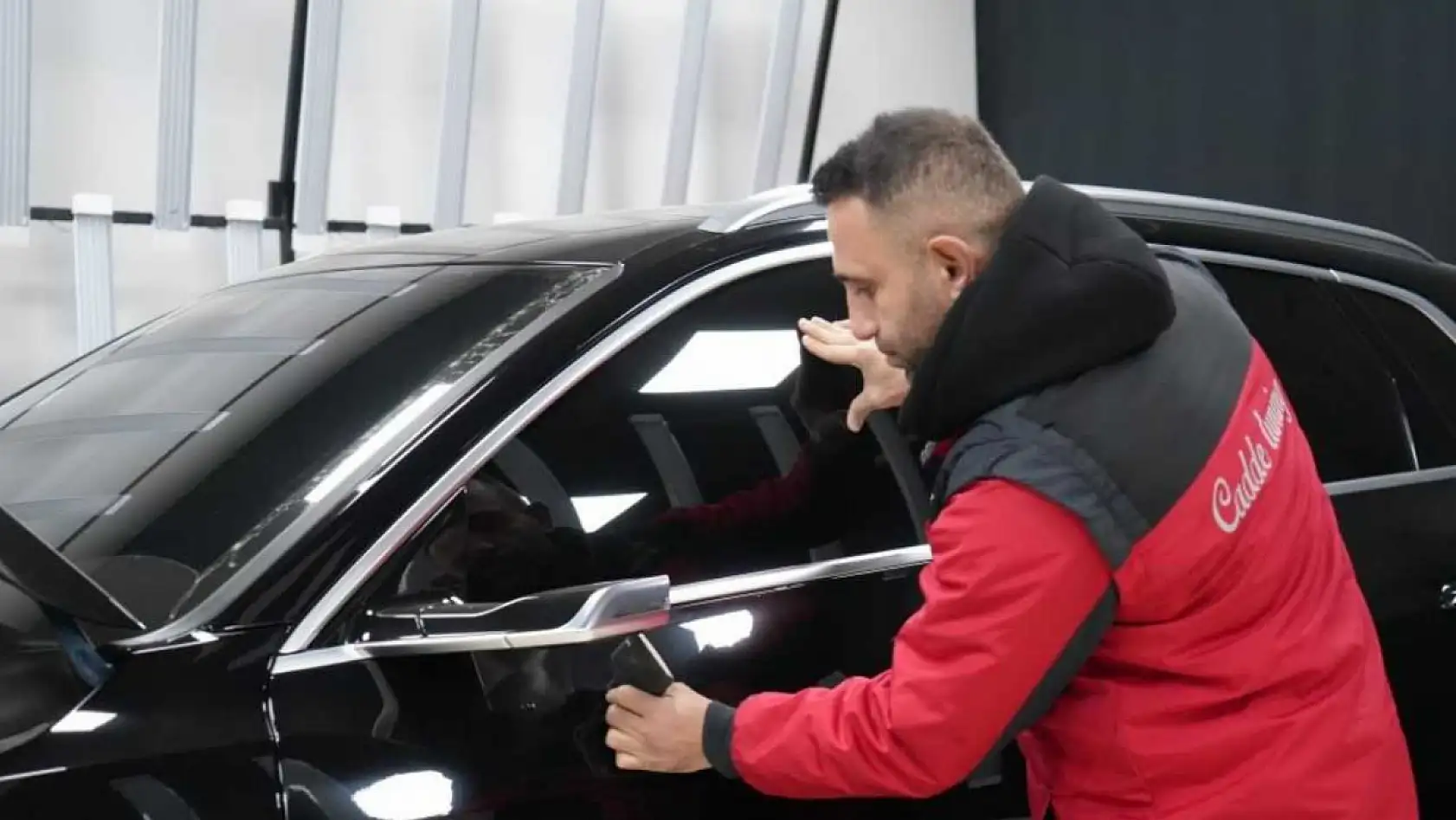 Araç satışında 'sazan sarmalı' oyununu eksperin dikkati bozdu