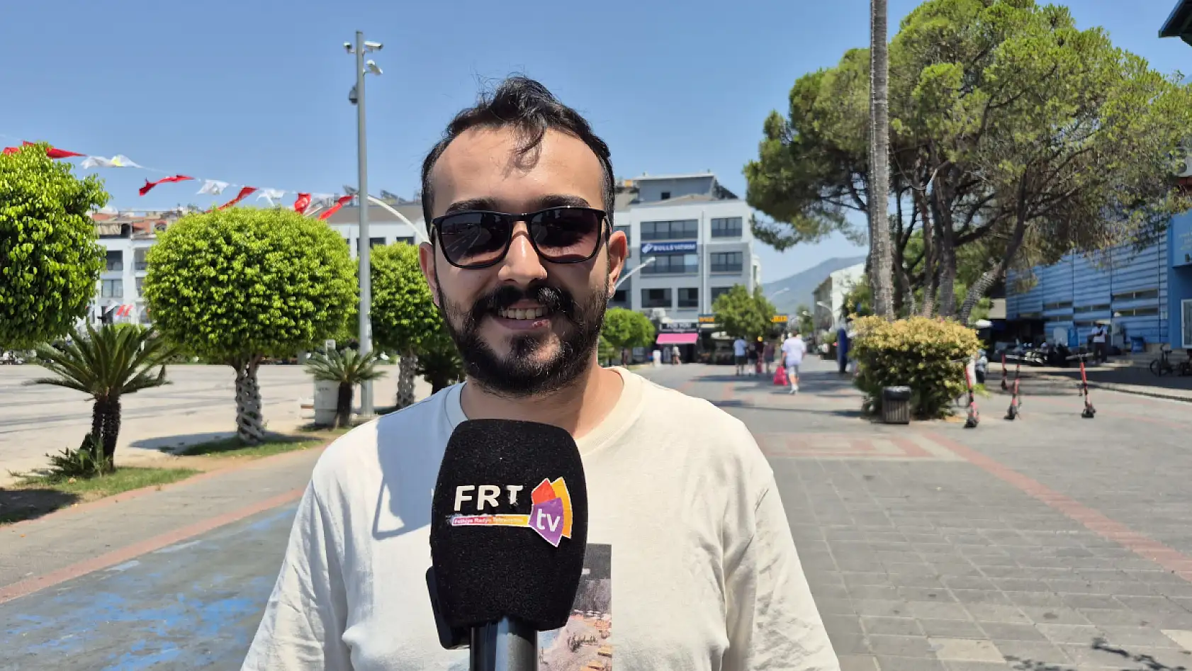 Fethiye'de Kavurucu Sıcaklık: Vatandaşlar Uyarıyor, 'Güneş Çarpması Hafife Alınmamalı'