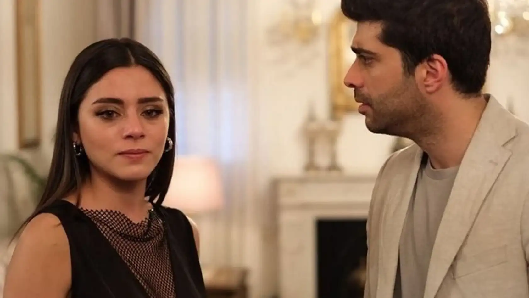 Öpüşme krizi! Kızılcık Şerbeti'nde olanlar oldu