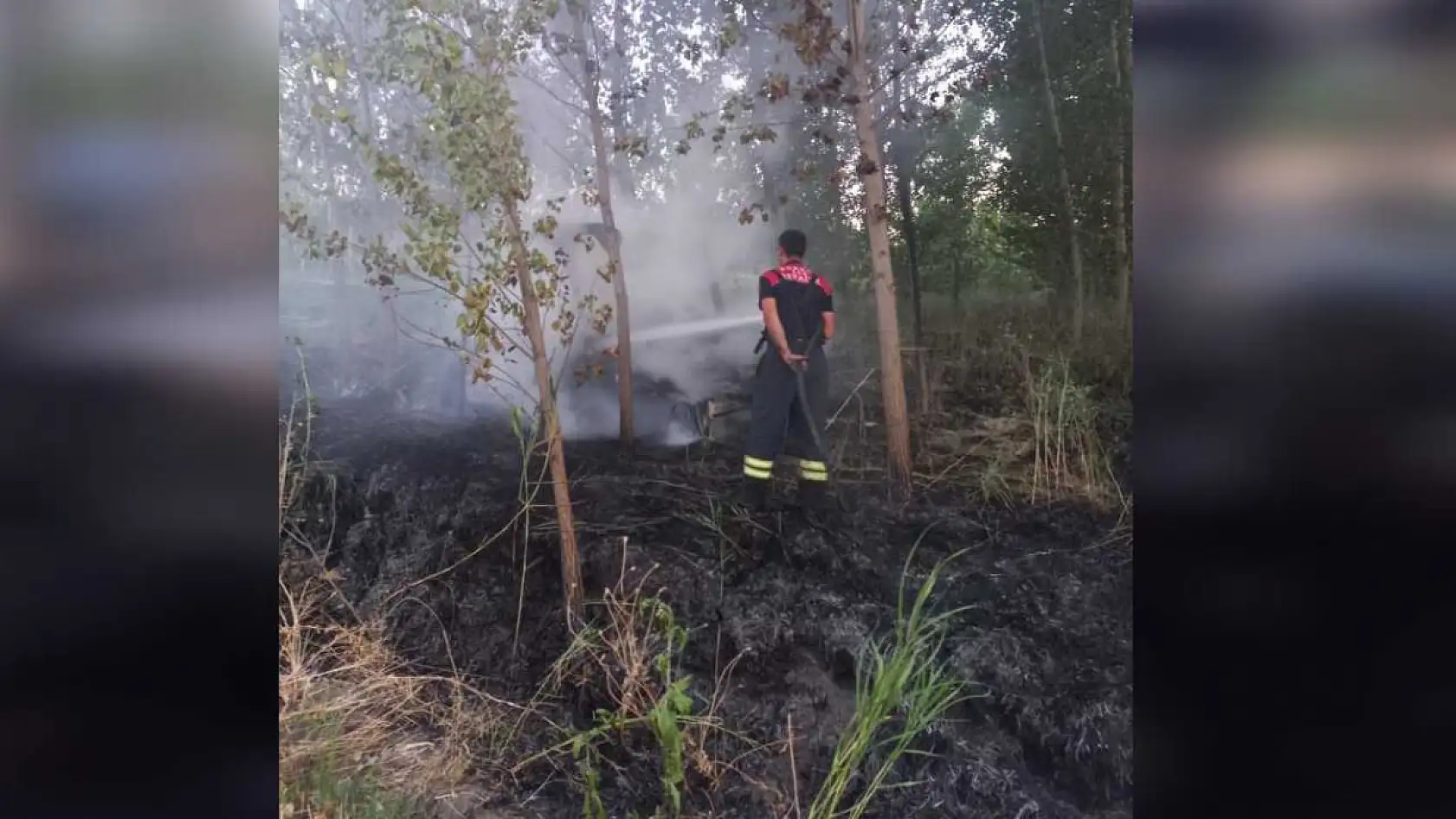 Burdur'da Yangın Paniği: Traktör Alev Aldı, Arazi Yandı