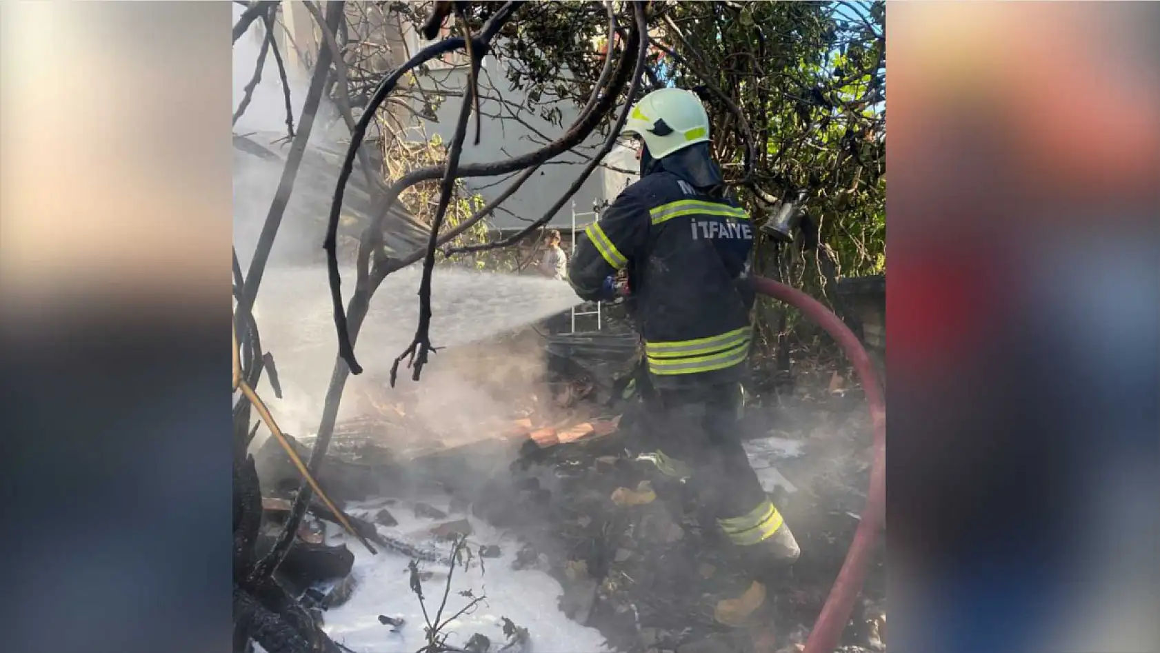 Muğla'da yaşlı adamın evi tamamen yandı