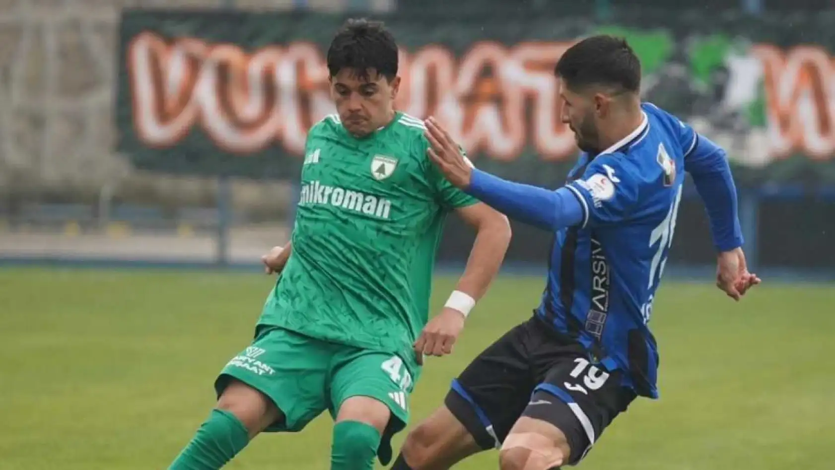 Muğlaspor deplasmanda zirveyi kaptı