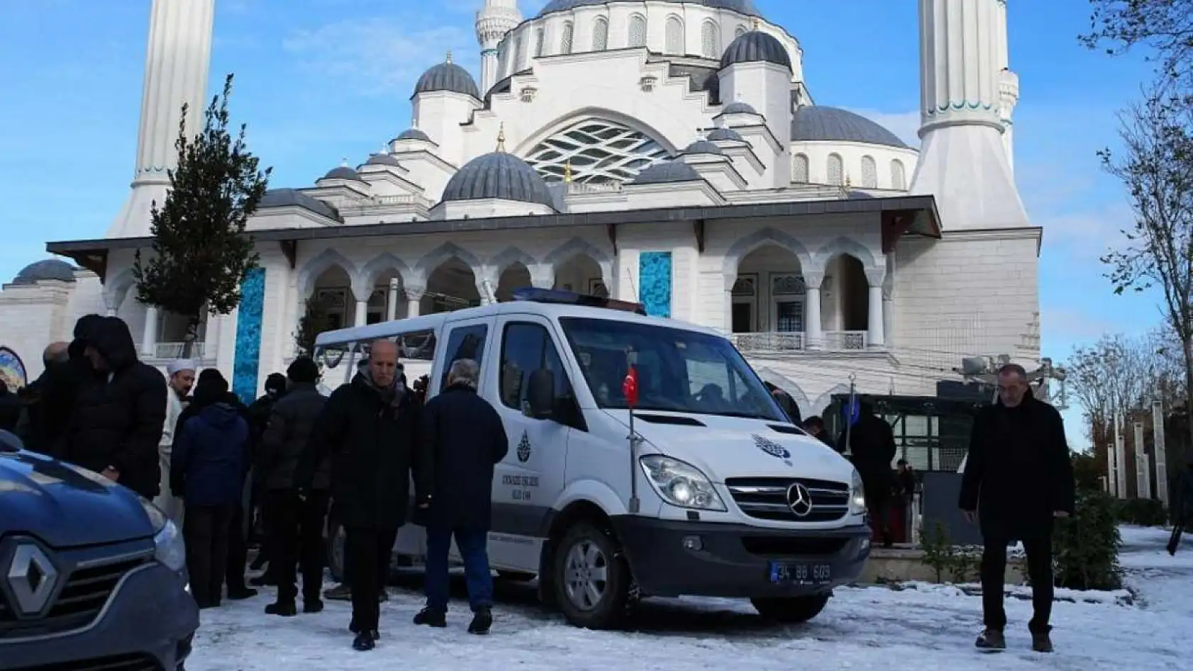Galatasaray'ın unutulmaz futbolcusu Gökmen Özdenak'a veda