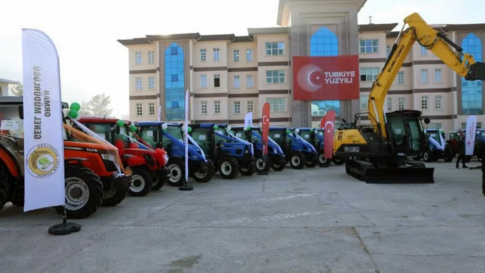 Muğla'da ORKÖY'den kırsal mahallelere sıfır faizli 36 traktör