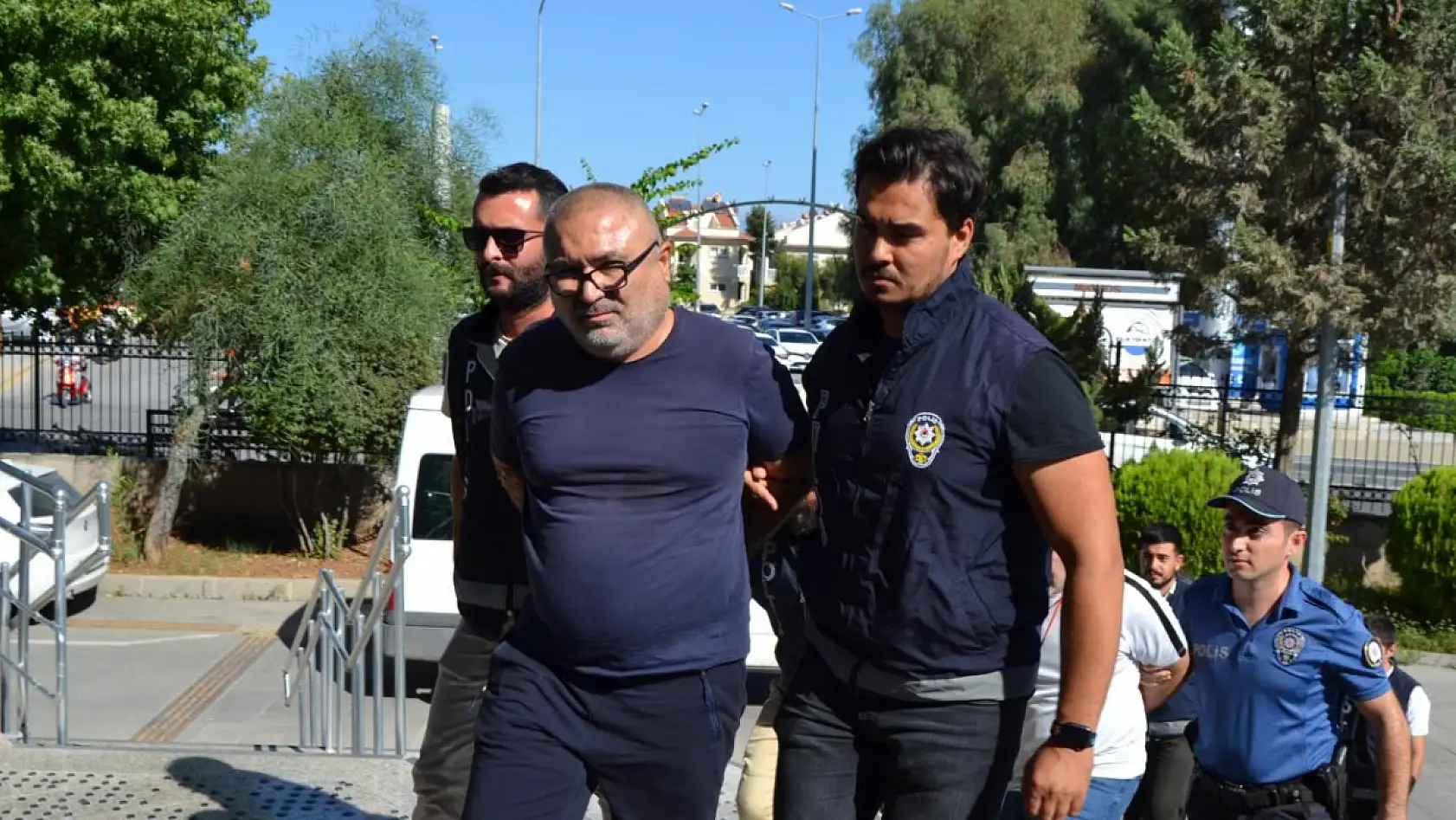 Muğla'da tartıştığı kuzenini araçla çarparak öldüren sanığa 40,5 yıl hapis