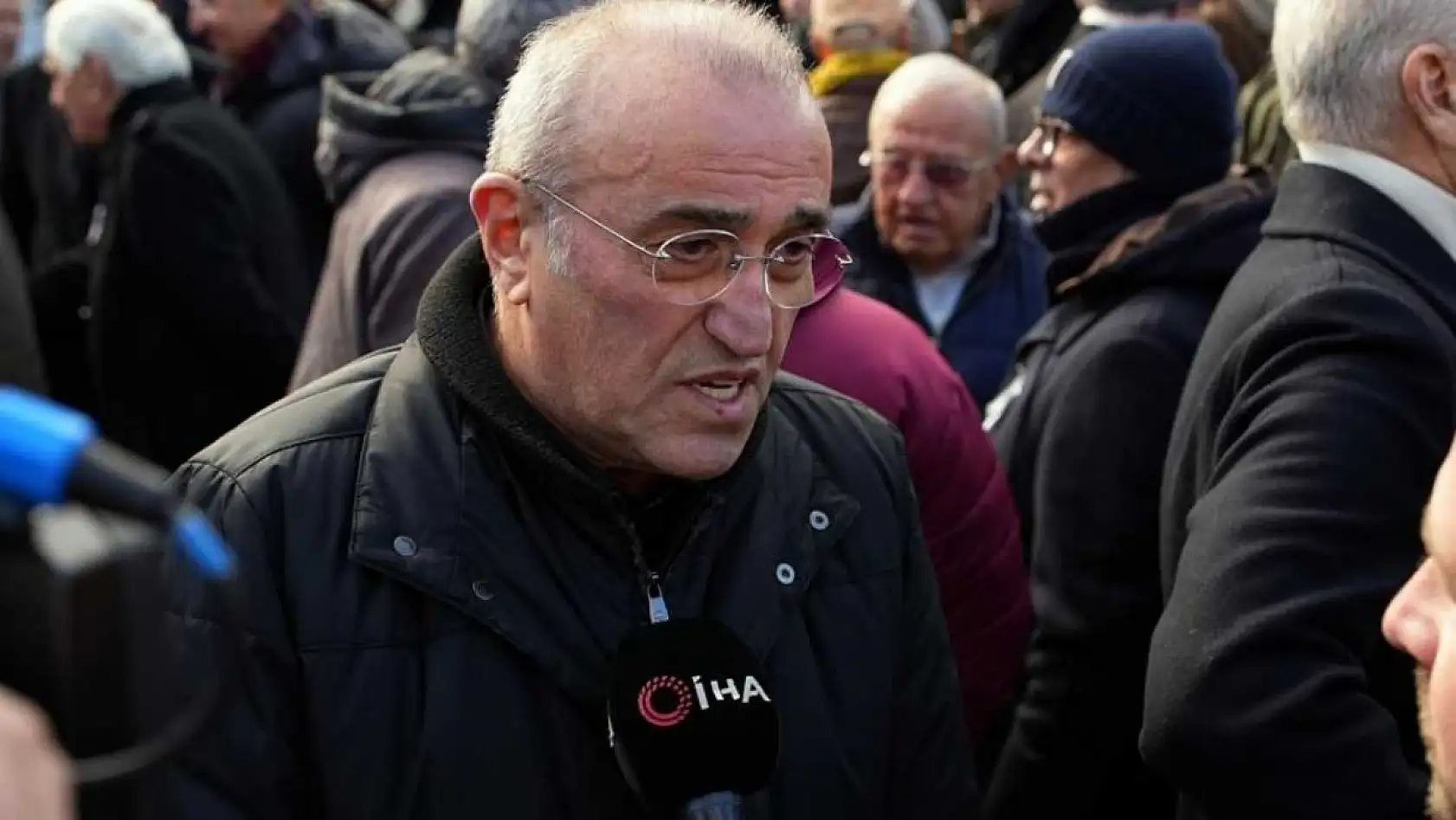 Galatasaray'ın unutulmaz futbolcusu Gökmen Özdenak'a veda