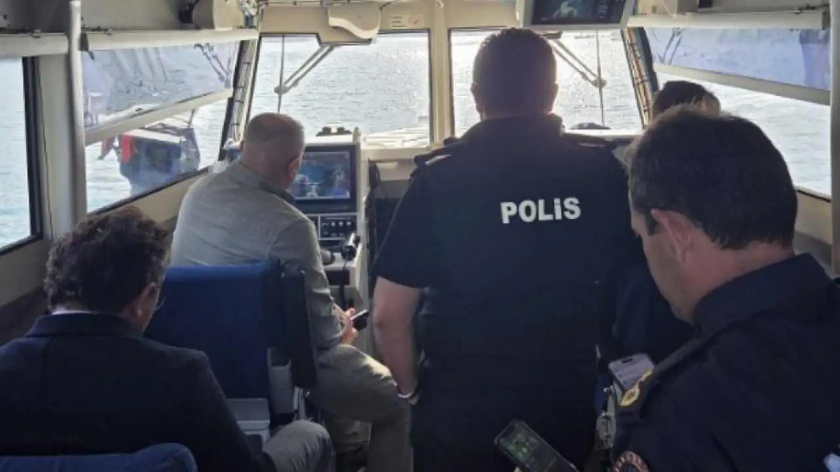 Marmaris Kaymakamı Nurullah Kaya Sahil Güvenlik Botuyla koy denetimine katıldı