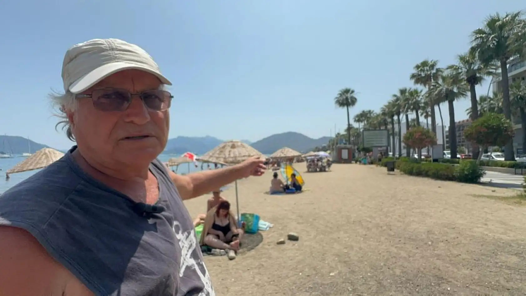 Marmaris'te mavi bayraklı halk plajında vatandaştan 'cankurtaran' ve 'soyunma kabini' tepkisi