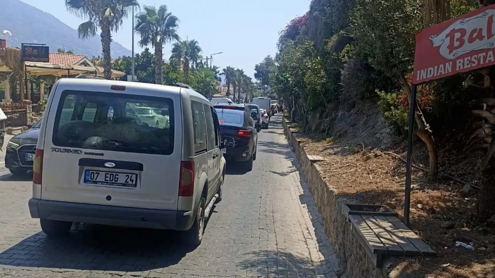 Ölüdeniz Yolunda Trafik Kilitlendi: Sürücüler Saatlerce Bekledi