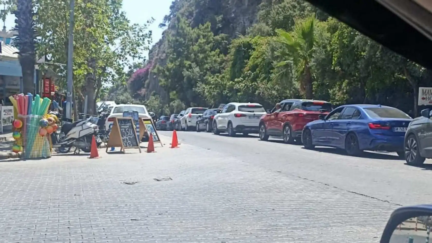 Ölüdeniz Yolunda Trafik Kilitlendi: Sürücüler Saatlerce Bekledi