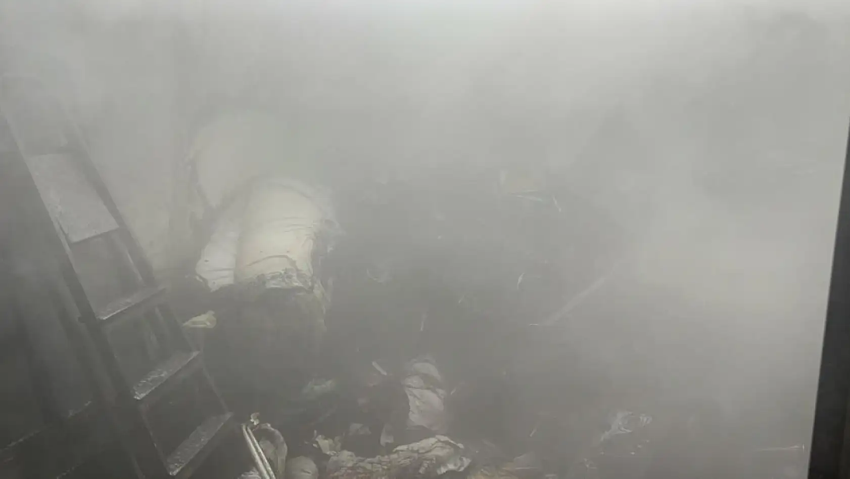 Kediler ısınsın diye kullanılan elektrikli ısıtıcı yangına sebep oldu