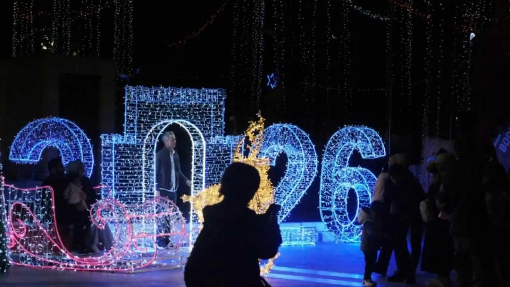 Bodrum meydanının ışıltısı fotoğraf karelerine yansıdı