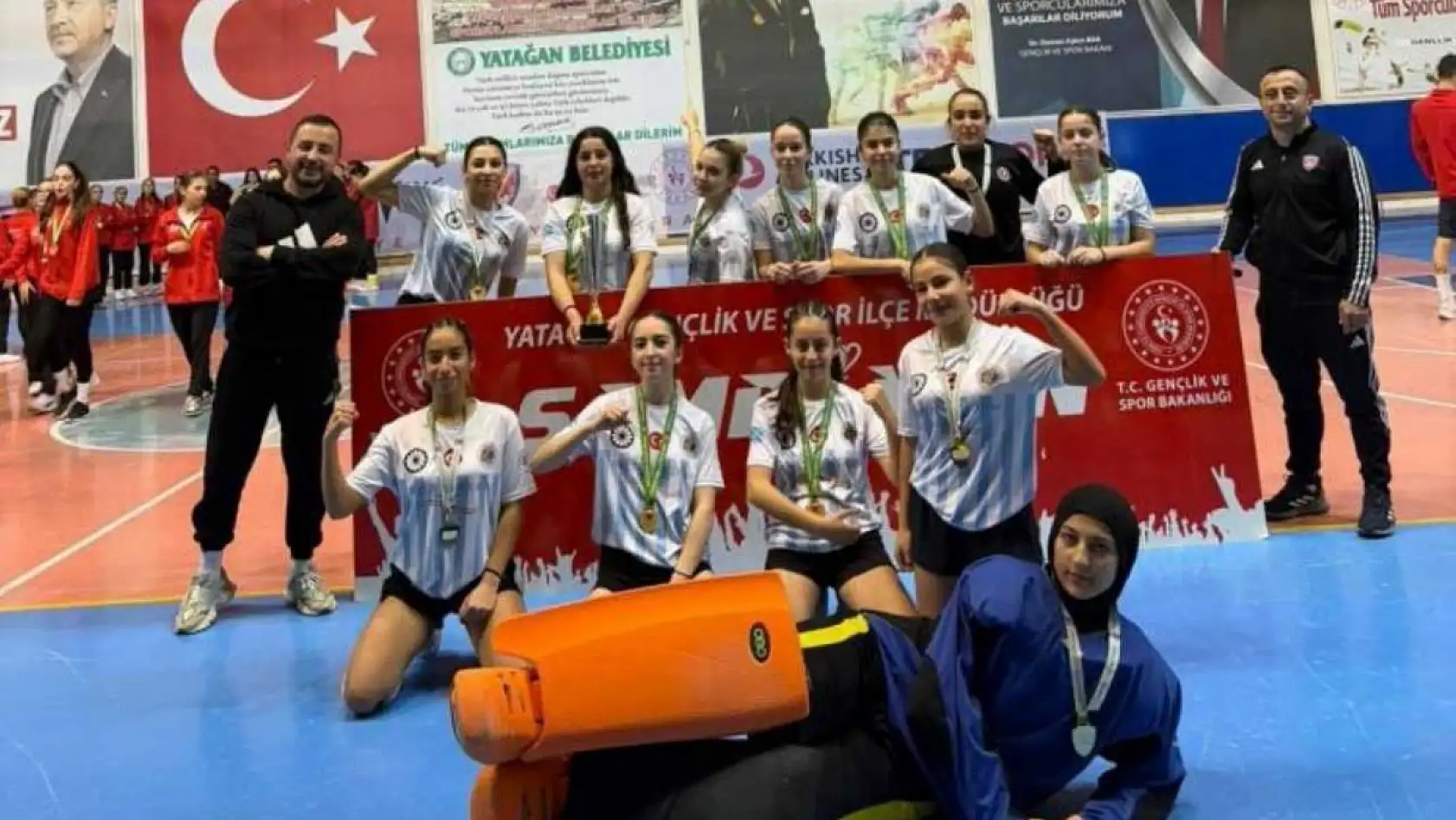 Bodrum Gündoğan hokey takımı birinci lige yükseldi