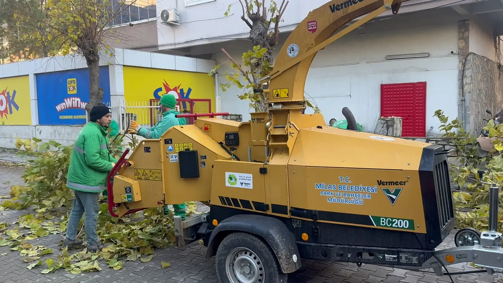 Milas Belediyesi dal öğütme makinesini hizmete sundu