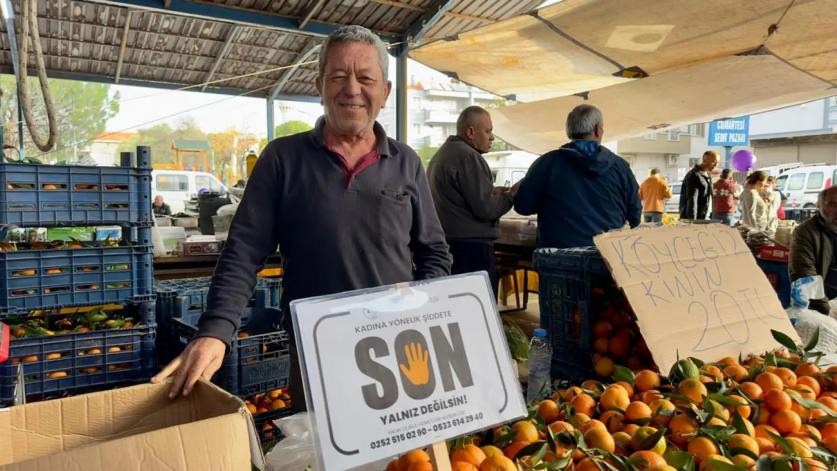 'Kadına Şiddete Son' Diyerek Mor Balon Dağıttılar