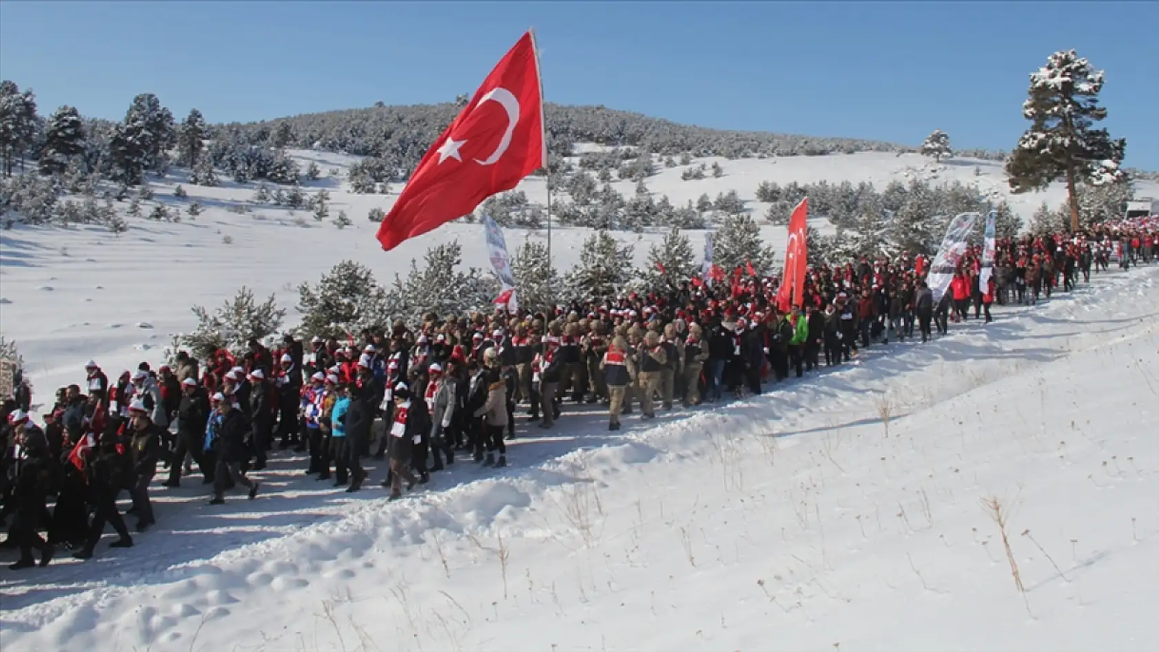 Türkiye, 'Bu toprakta izin var' temasıyla Sarıkamış'ta şehitler için yürüdü