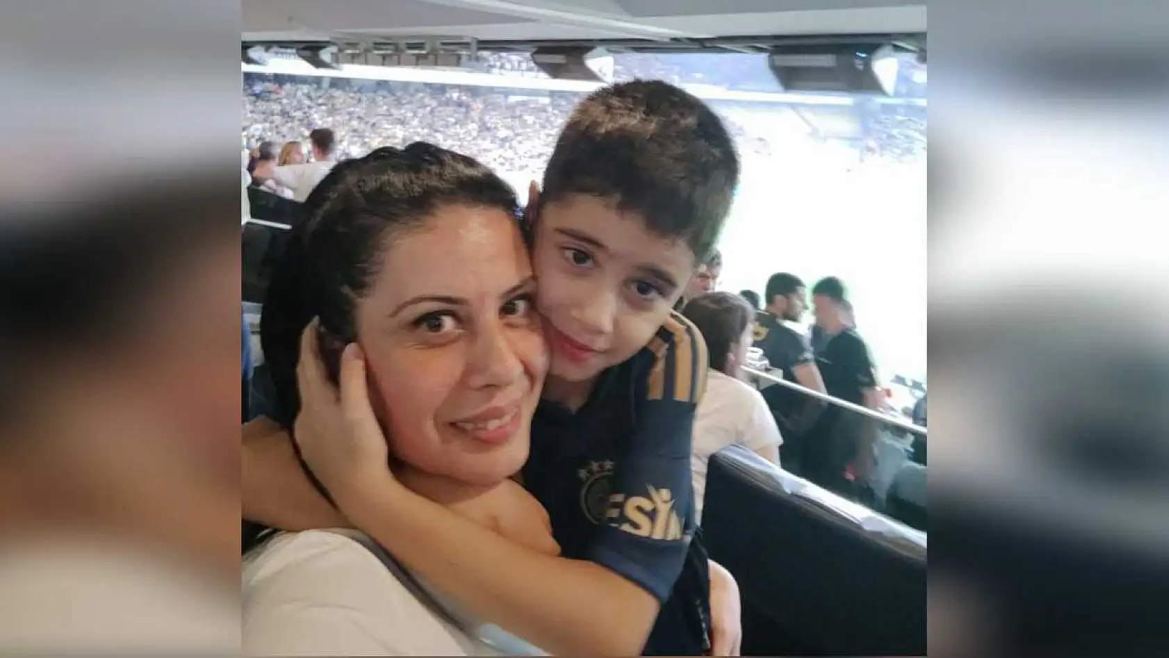 Fenerbahçe, lösemi hastası İzmirli Rüzgar'ı stadyumda ağırladı
