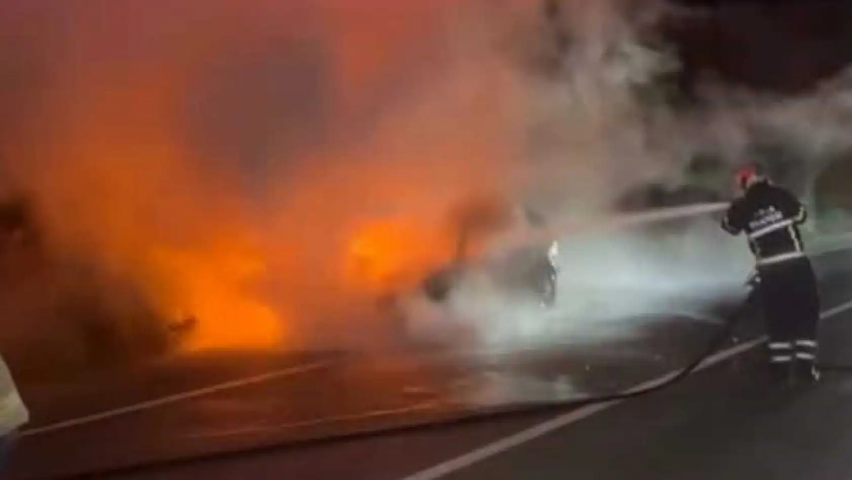 Seyir Halindeki Otomobil Cayır Cayır Yandı