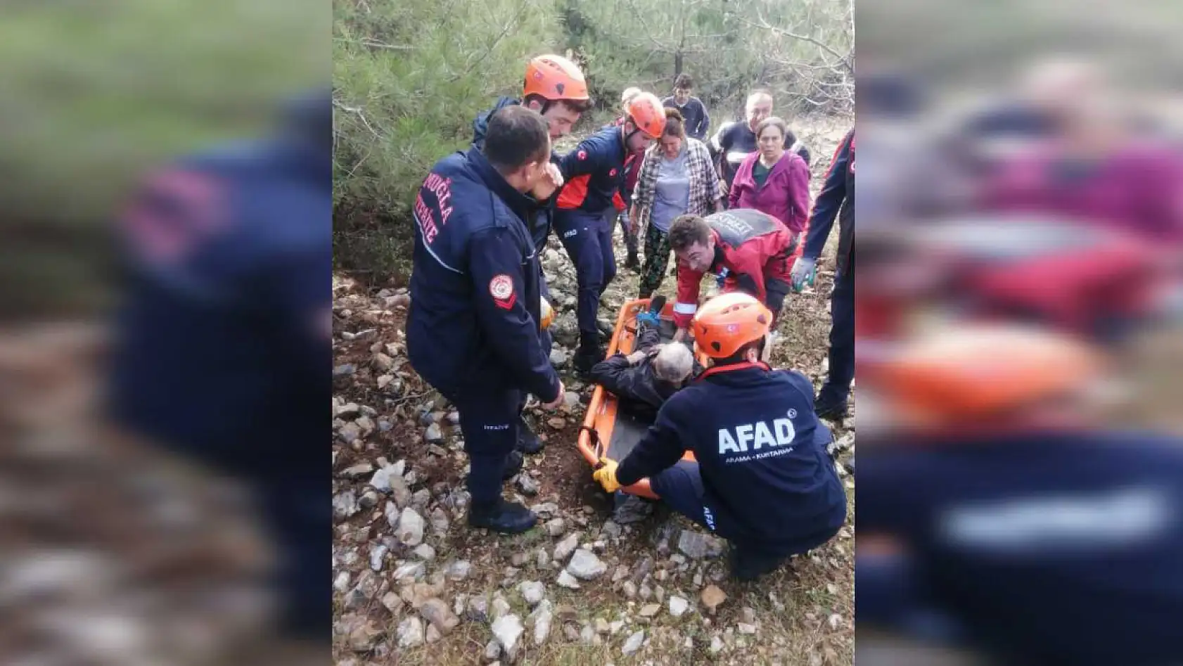 Muğla'da Hayvan Otlatırken Düşen Yaşlı Adam Kurtarıldı