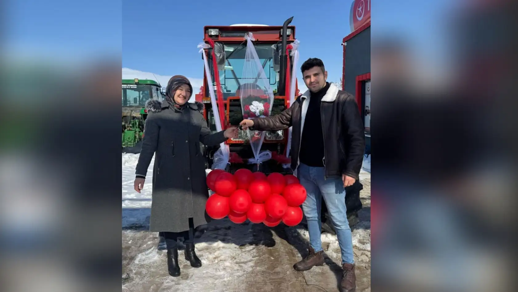'Ana gibi yar olmaz' dedi, Sevgililer Günü'nde annesine traktör hediye etti