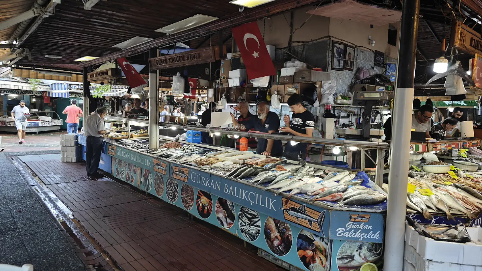 Fethiye Balık Pazarında Esnaf Kara, 'Hayat Pahalı, Ama Ayaktayız'