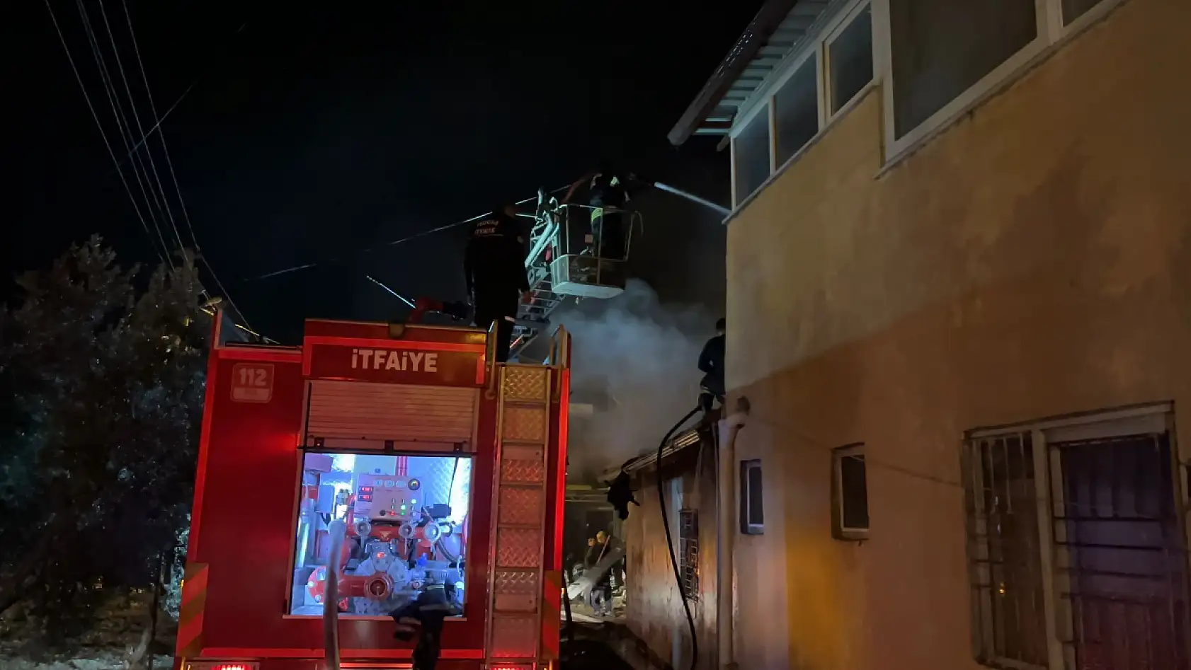 Fethiye Çatalarık'ta Ev Alev Alev Yandı