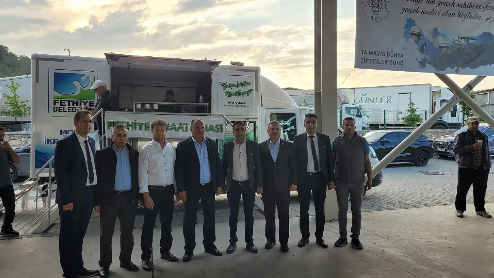 Fethiye'de Çiftçiler Günü'nde Çiftçilere ikramlarda bulunuldu
