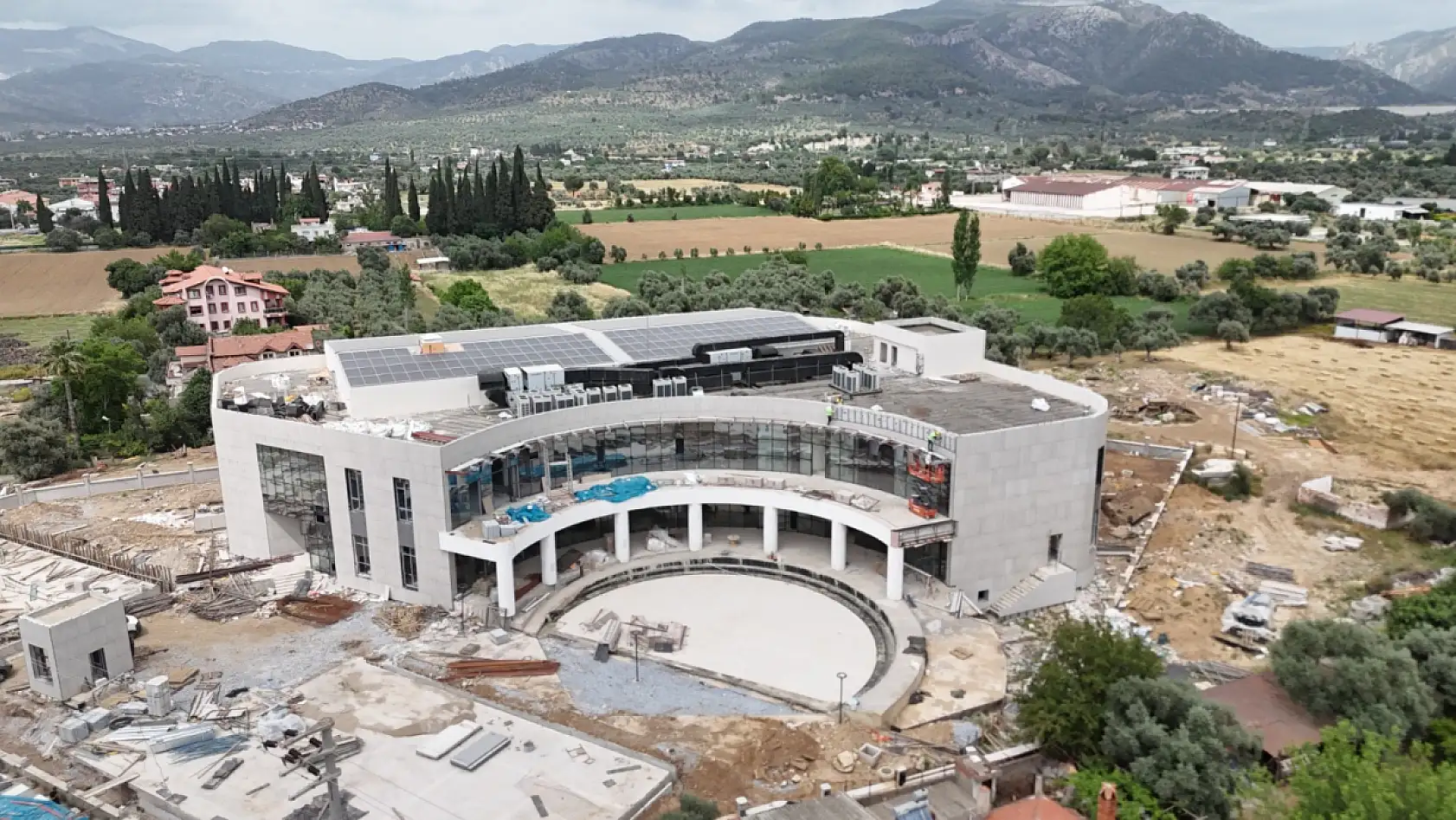 Milas Kültür Merkezi'nin Yüzde 77'si Tamamlandı
