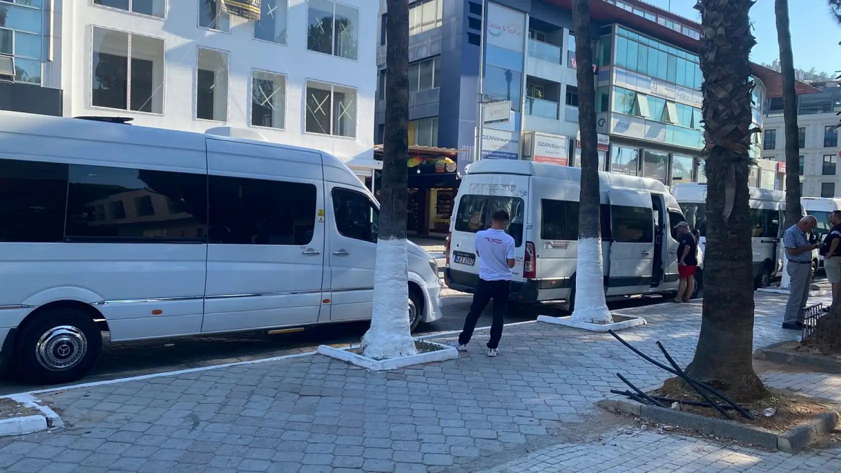 Fethiye'de Tur Otobüsü Noktasında Yoğunluk: Atatürk Caddesi'nde Hareket Hiç Durmuyor