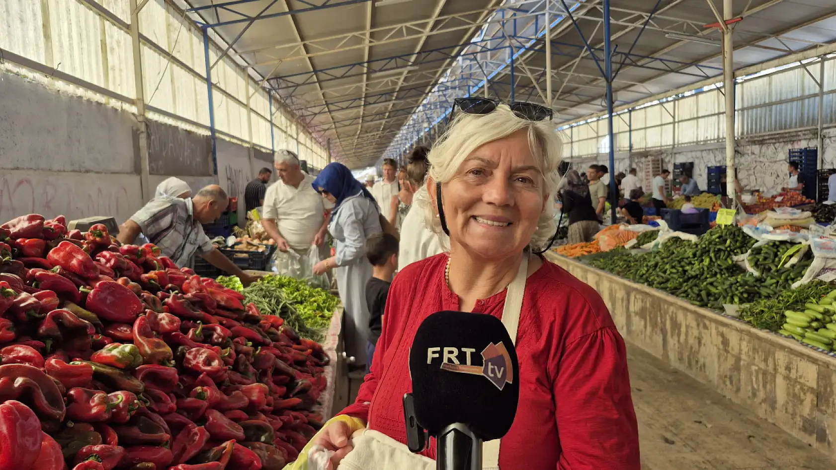 Fethiye'de Kışlık Hazırlıklar Salı Pazarını Renklendirdi