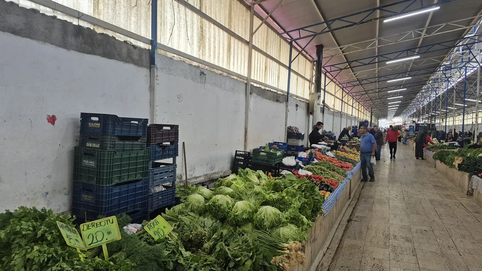 Gök Gürültülü Sağanak Fethiye Salı Pazarı'nı Vurdu!  Esnaf Yağmur Altında Tezgah Açtı