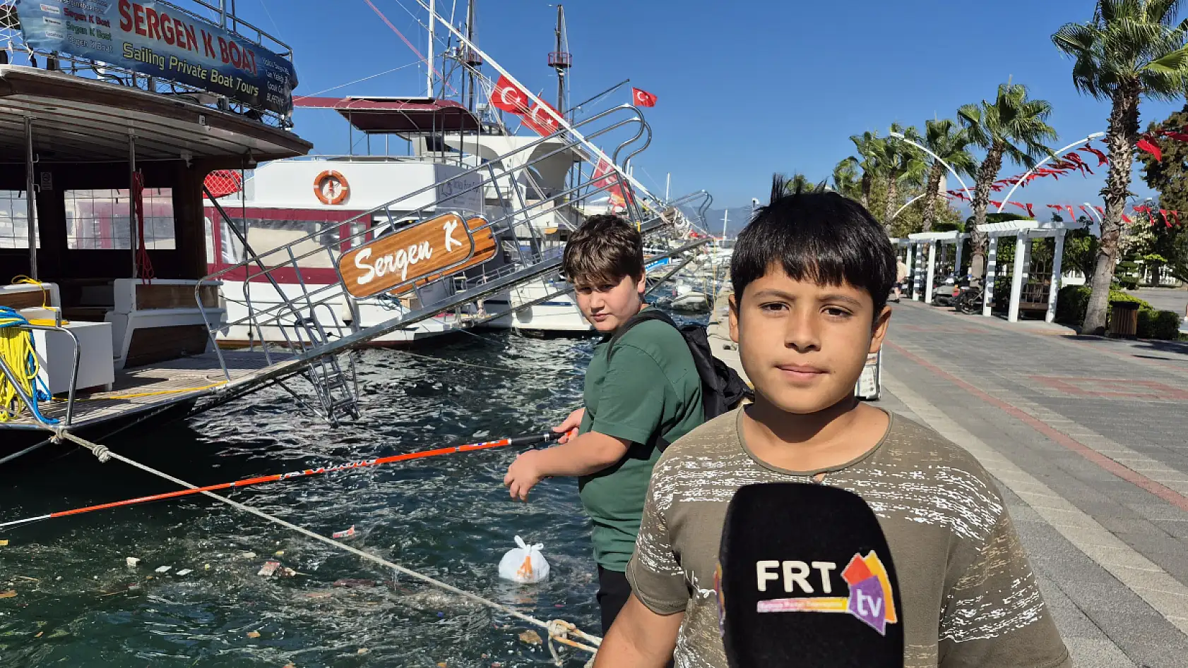 Fethiye'de Çocukların Hafta Sonu Aktivitesi Balık Tutmak