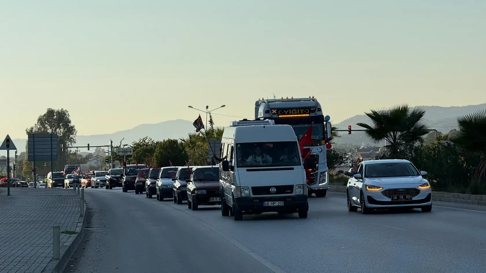 Cumhuriyet Coşkusu Fethiye yollarında: Uno Club'tan gururlandıran konvoy