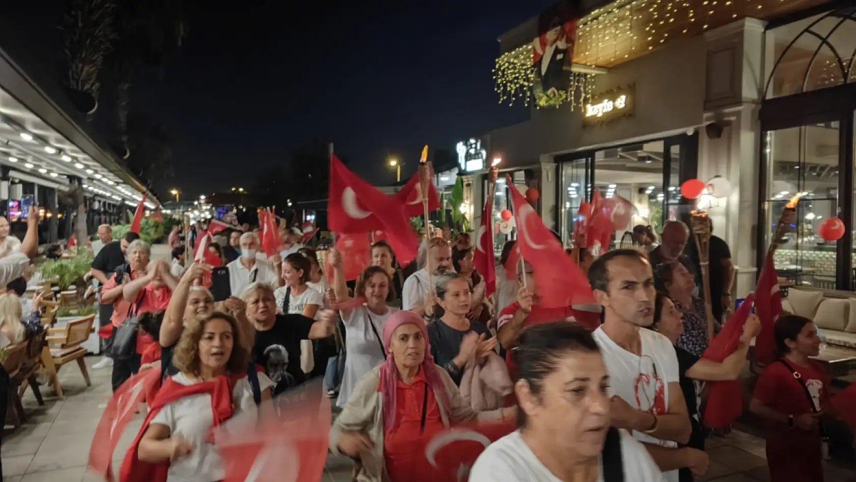 Fethiye'de Cumhuriyet Yürüyüşü Yapıldı