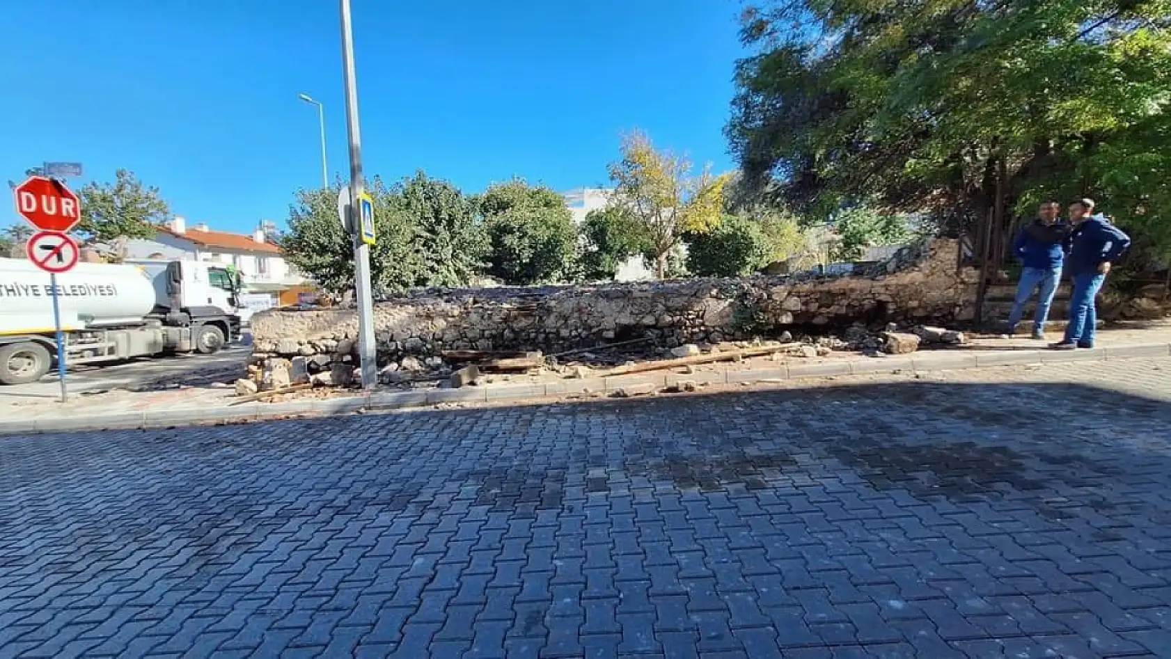 Kesikkapı Mahallesi'ndeki Metruk Bina Temizlendi